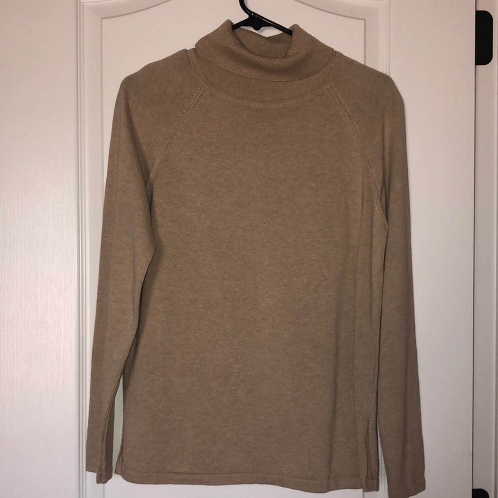 JEANNE PIERRE beige tan small turtleneck NWOT